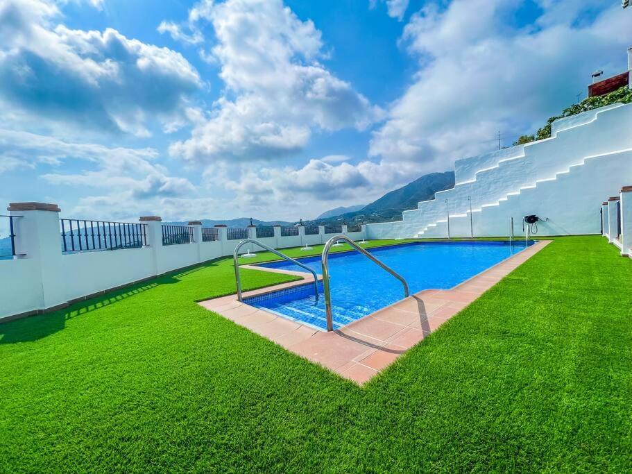 Modern 2 Bed Apartment With Pool In Frigiliana Exterior foto