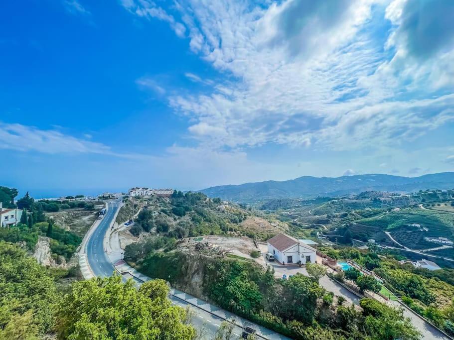 Modern 2 Bed Apartment With Pool In Frigiliana Exterior foto