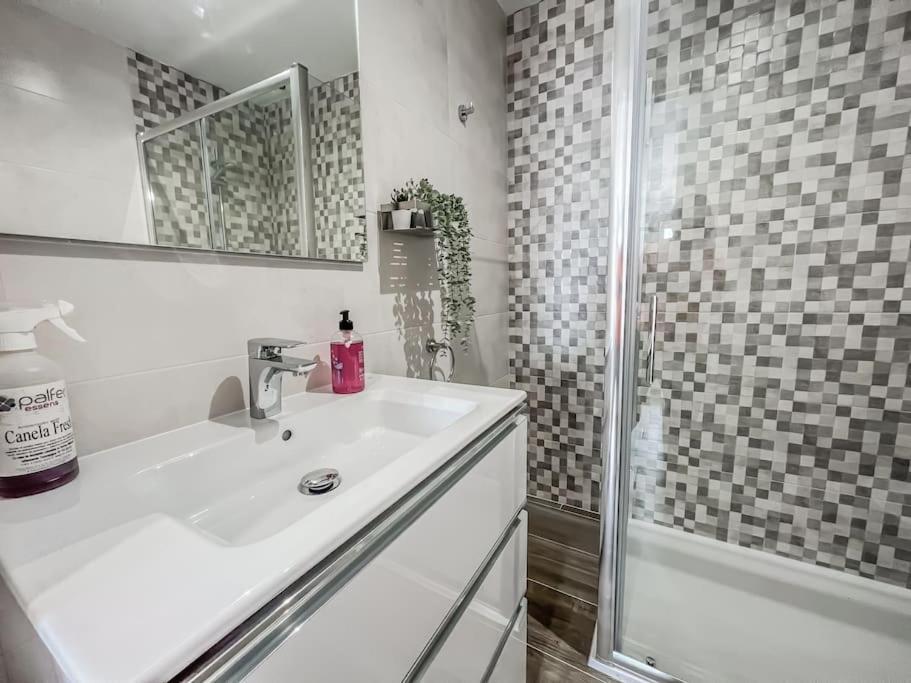 Modern 2 Bed Apartment With Pool In Frigiliana Exterior foto